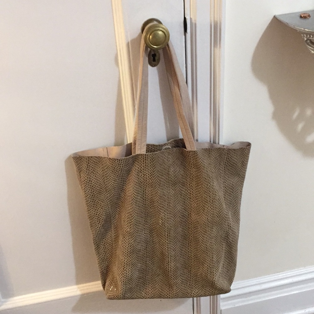 SorialTote